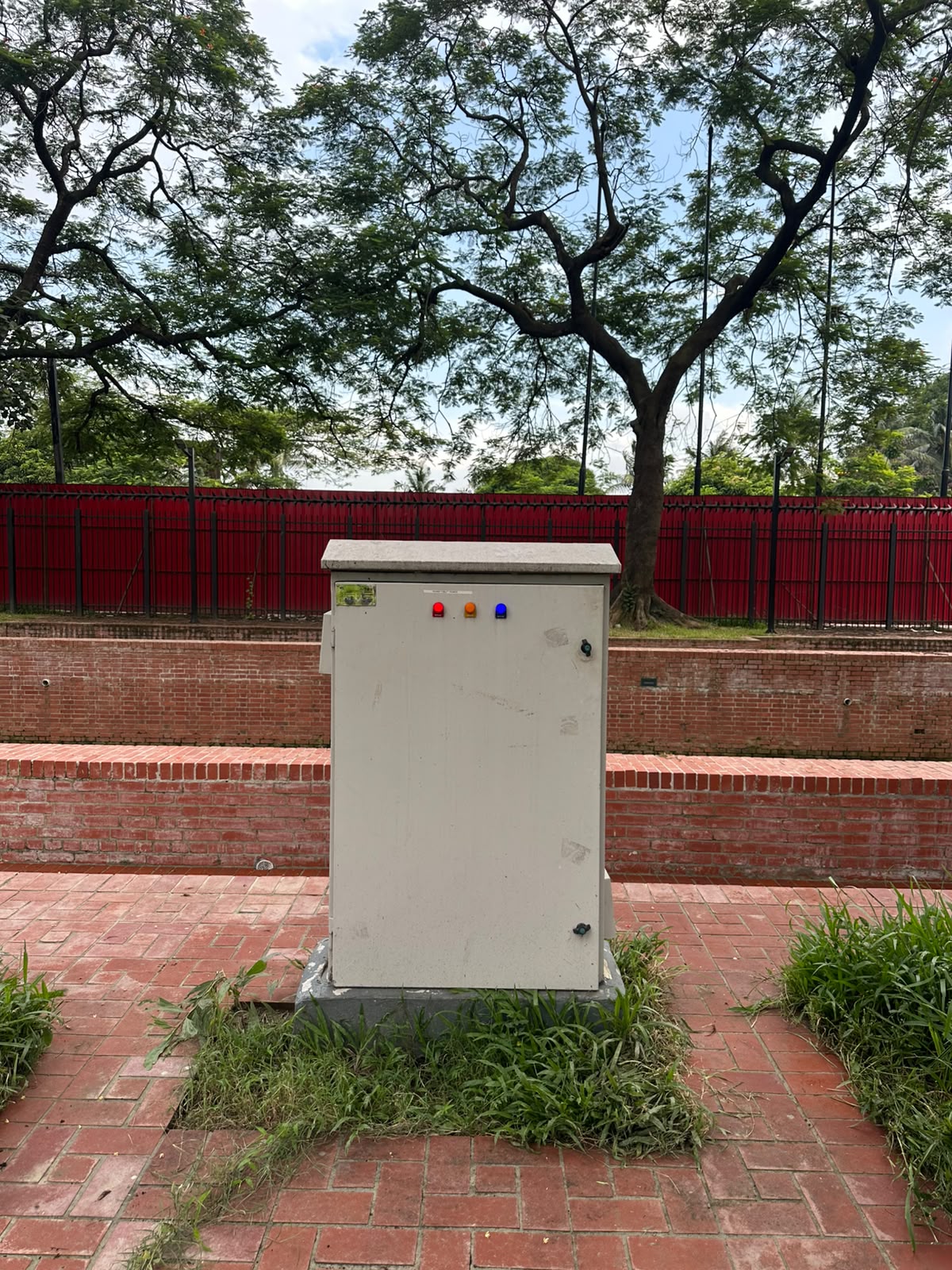 Outdoor distribution panel